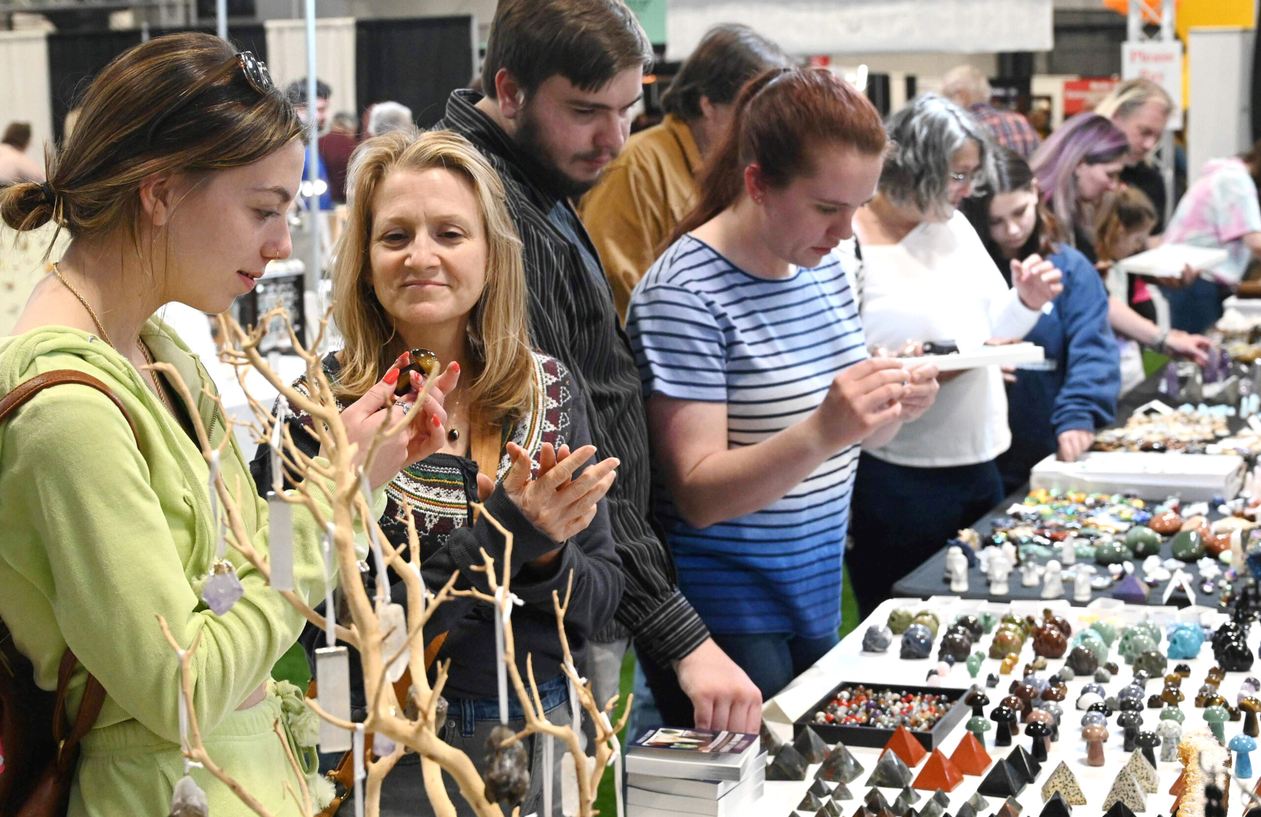 VENDOR-Gem-Show-scaled.jpg